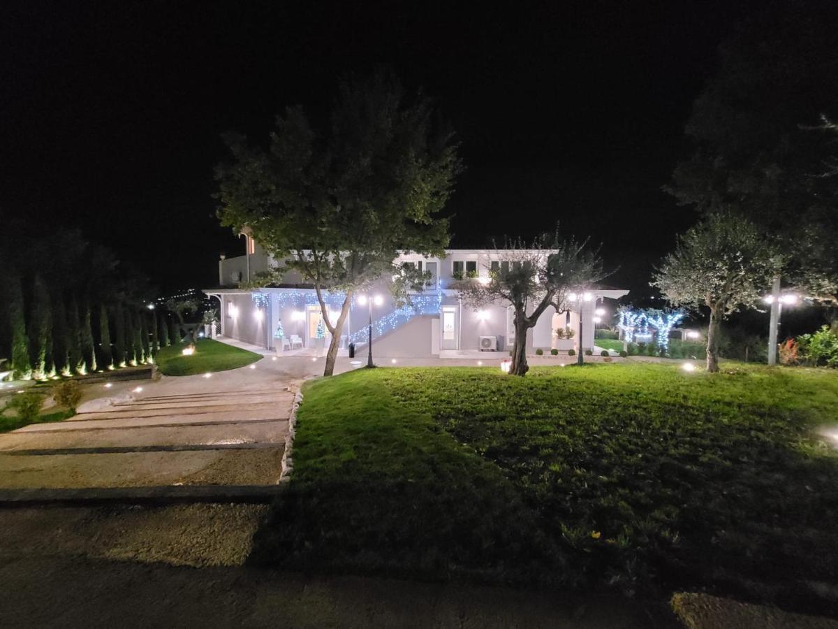 Tenuta Santo Stefano Azienda Agrituristica Santo Stefano del Sole Kültér fotó