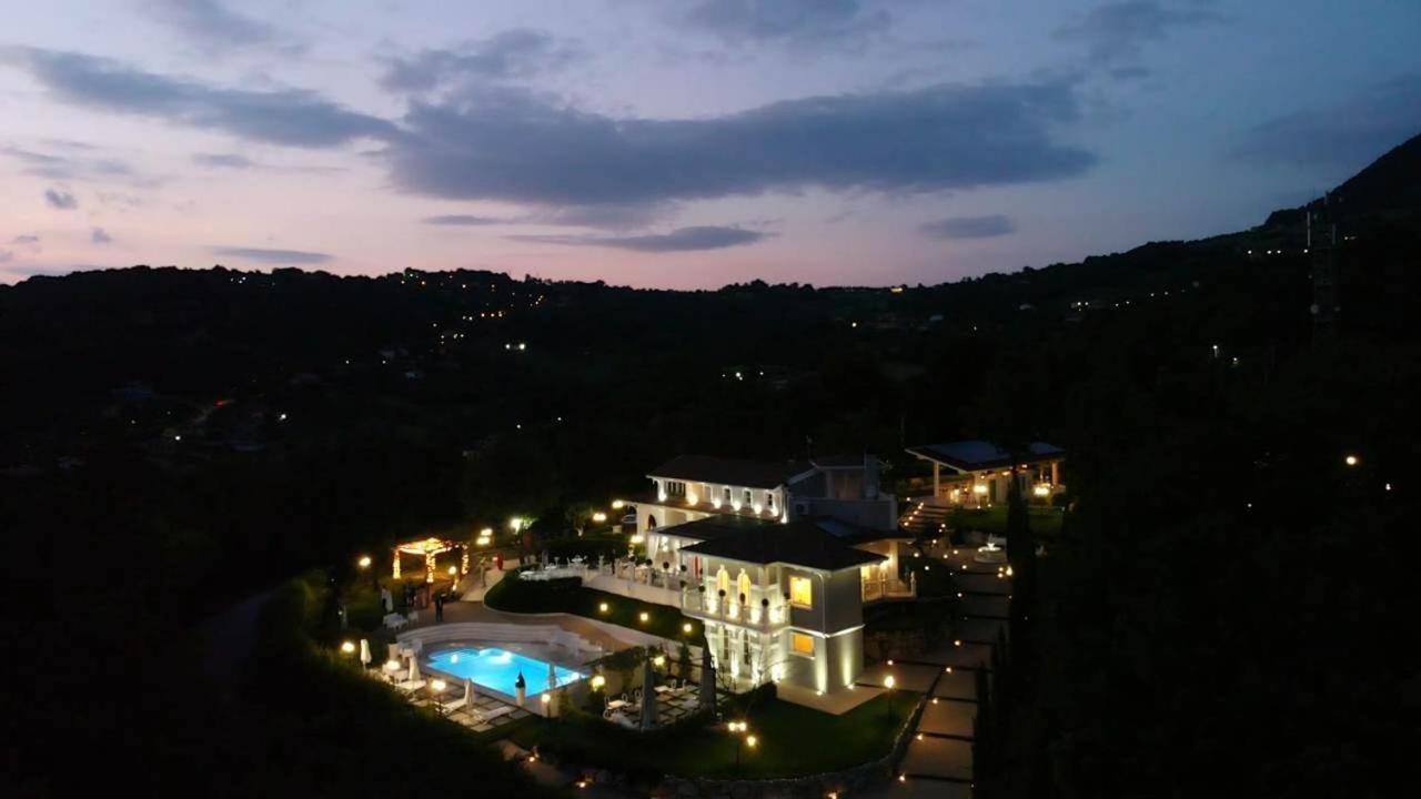Tenuta Santo Stefano Azienda Agrituristica Santo Stefano del Sole Kültér fotó